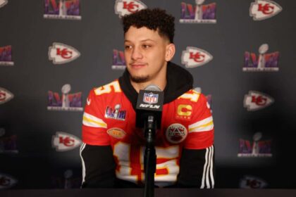Patrick Mahomes’ Pregame Super Bowl Outfit Is Going Viral